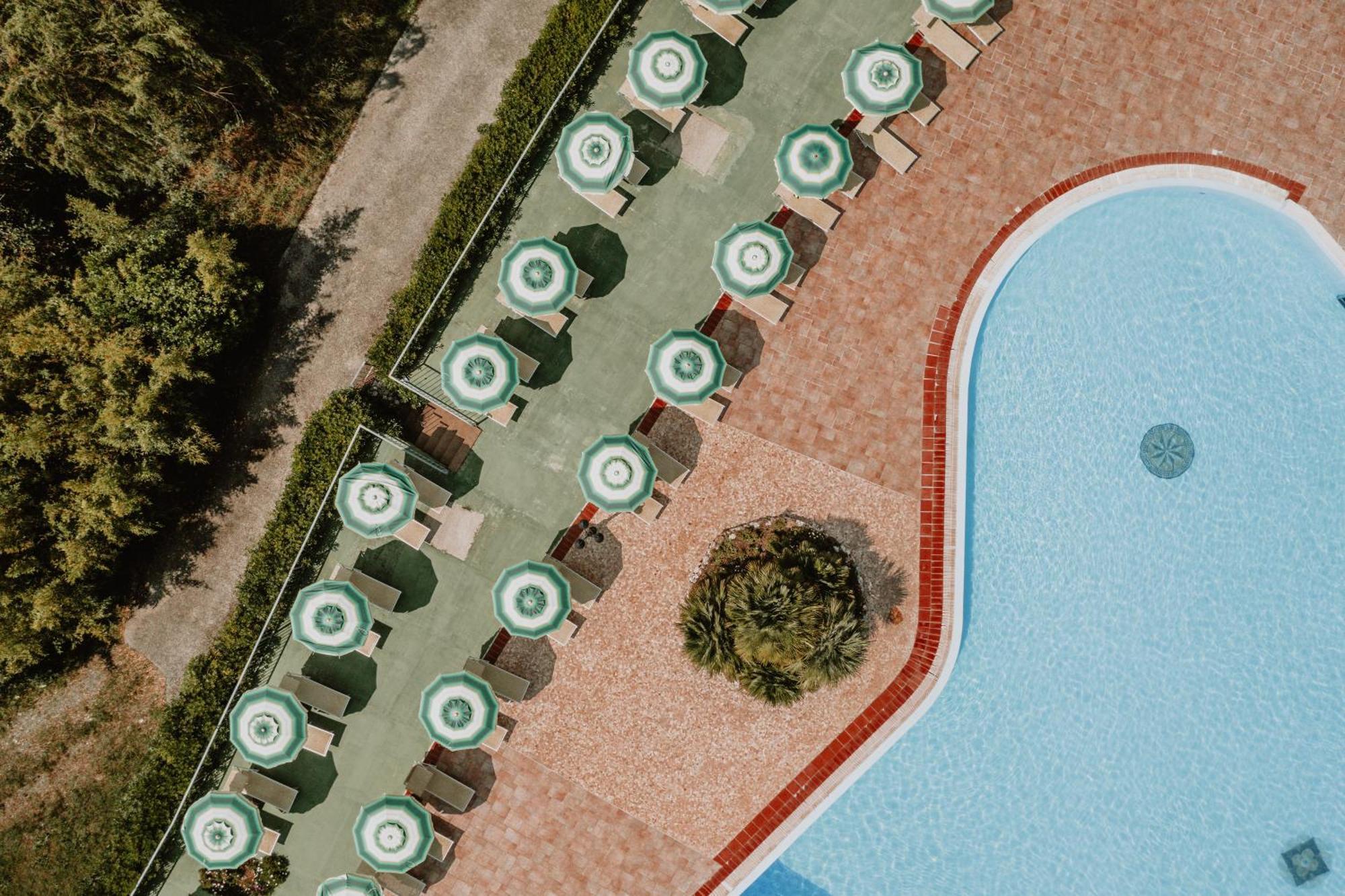 Borgo San Pecoraio Resort Riparbella Exterior photo